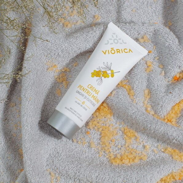 Cremă pentru mâini, unghii și cuticule