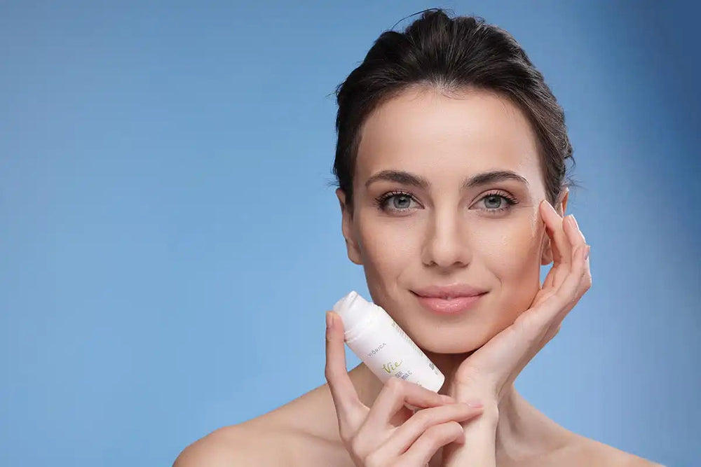 Un nou produs la Viorica Cosmetic: Serul Revoluționar cu 10% Vitamina C pentru o piele strălucitoare și tânără